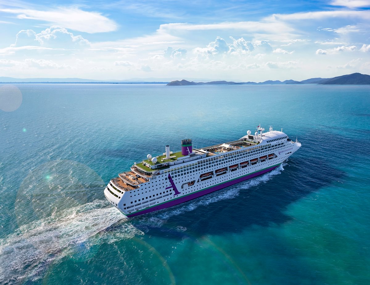 Ambience sailing through clear blue Atlantic waters