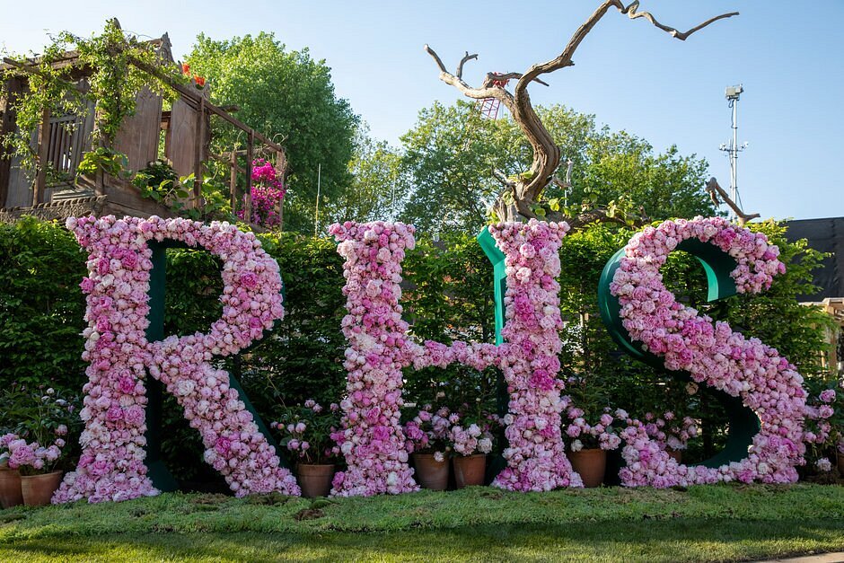 RHS Chelsea Flower Show logo and floral displays