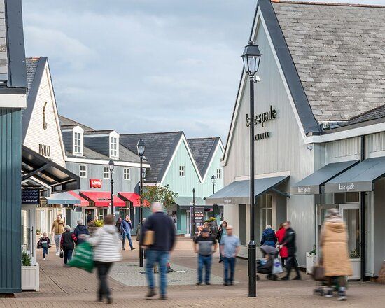 Gretna Gateway Outlet Village stop on the return journey from Chillingham Castle Ghost Tour