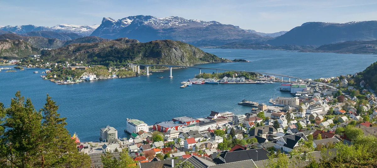 Maaloy and its surrounding coastal mountains