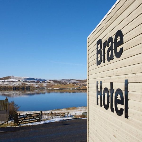 Brae Hotel beside the water in Shetland