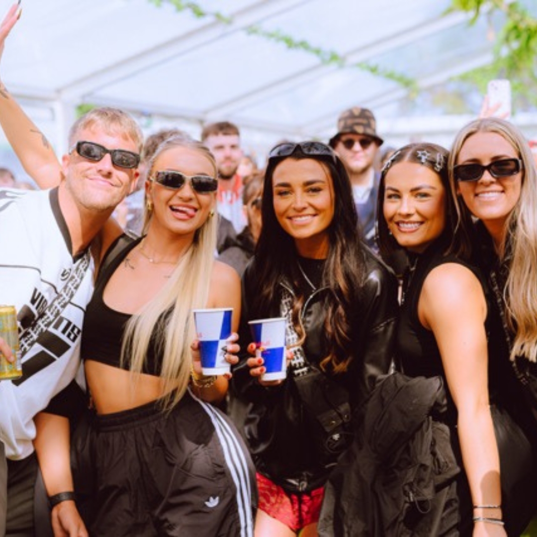 Terminal V coach travel image 1