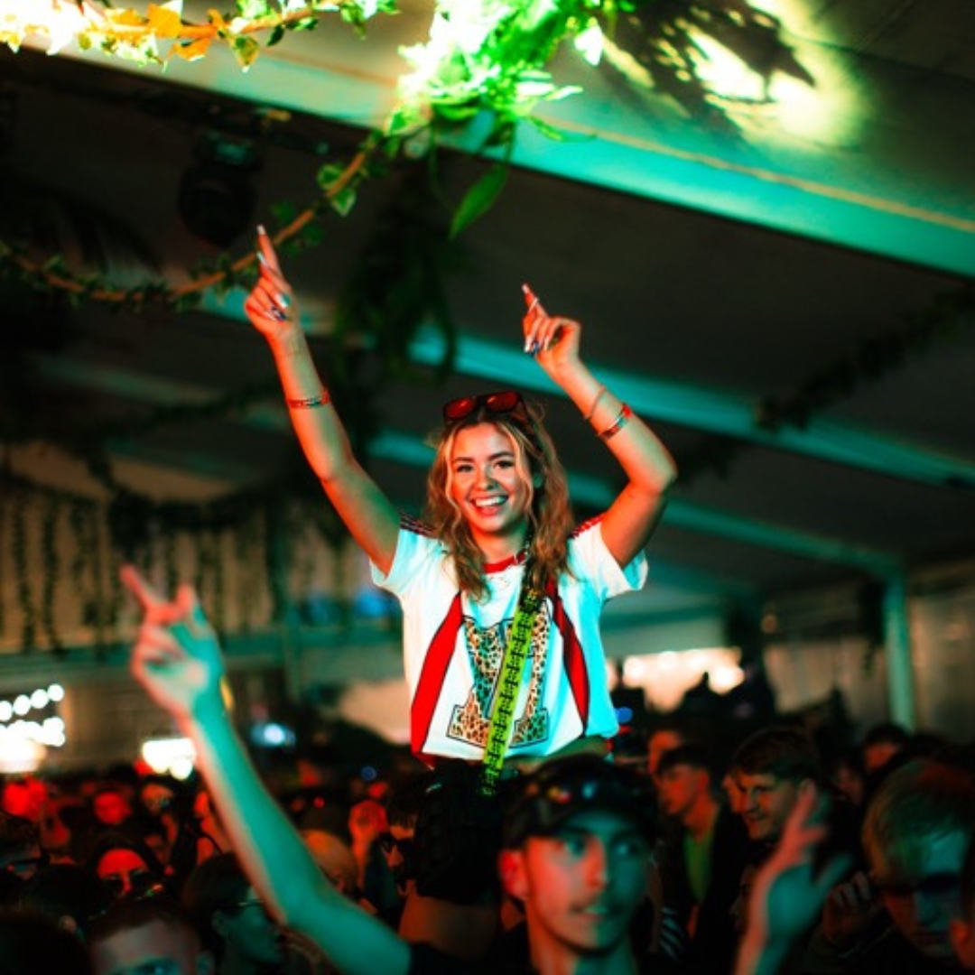 Terminal V coach travel image 3